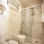 Royal بيت ضيافة 4*