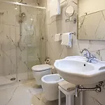 Royal بيت ضيافة 4*